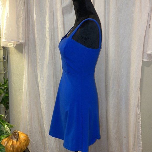 Blue dress - Picture 2 of 5